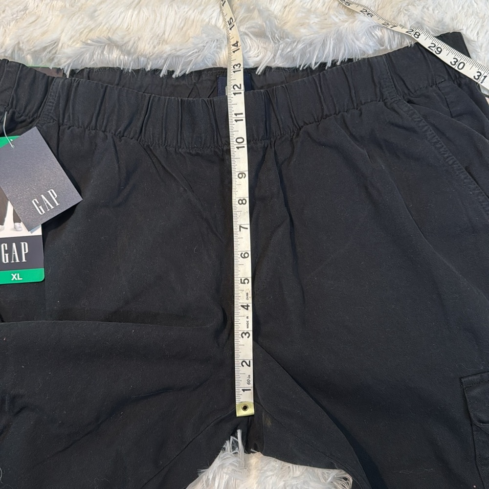 NWT, GAP XL, Black Cargo Pants with Tapered Leg - Picture 4 of 7